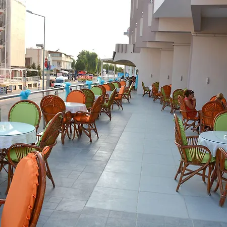 First Class Didim מלון 4*